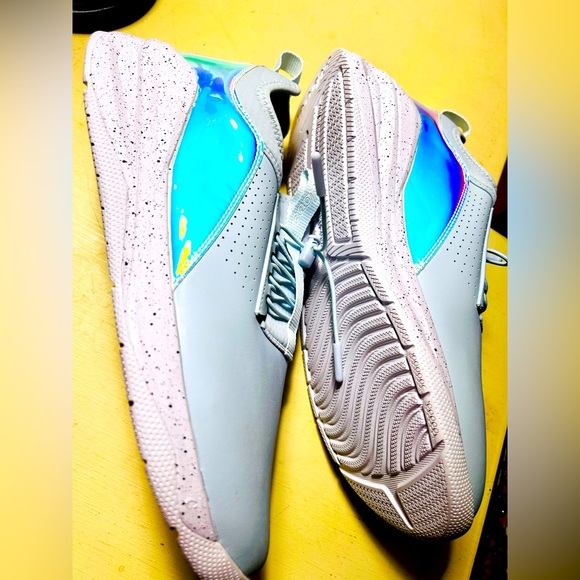 COVE Sneakers Blue leather & holographic Trim Unisex NWOT - Picture 9 of 10